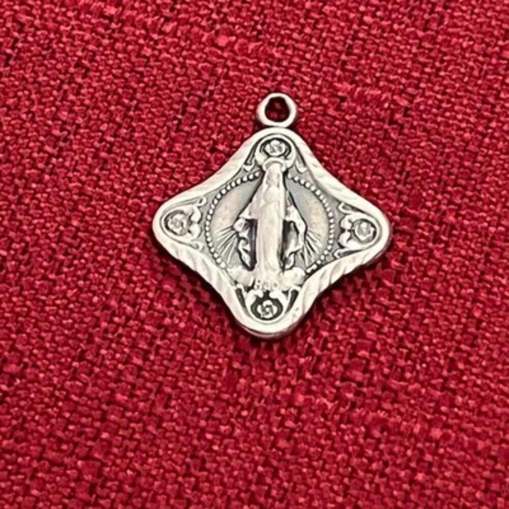 Vintage Sterling Silver Religious Virgin Mary Miraculous Medal Pendant